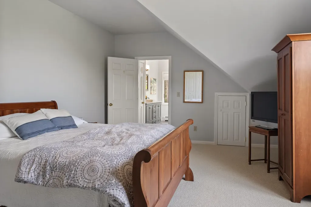27 Long Point Road Harpswell ME 04079