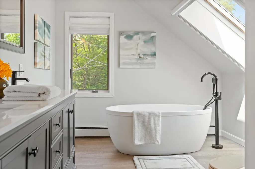 27 Long Point Road Harpswell ME 04079