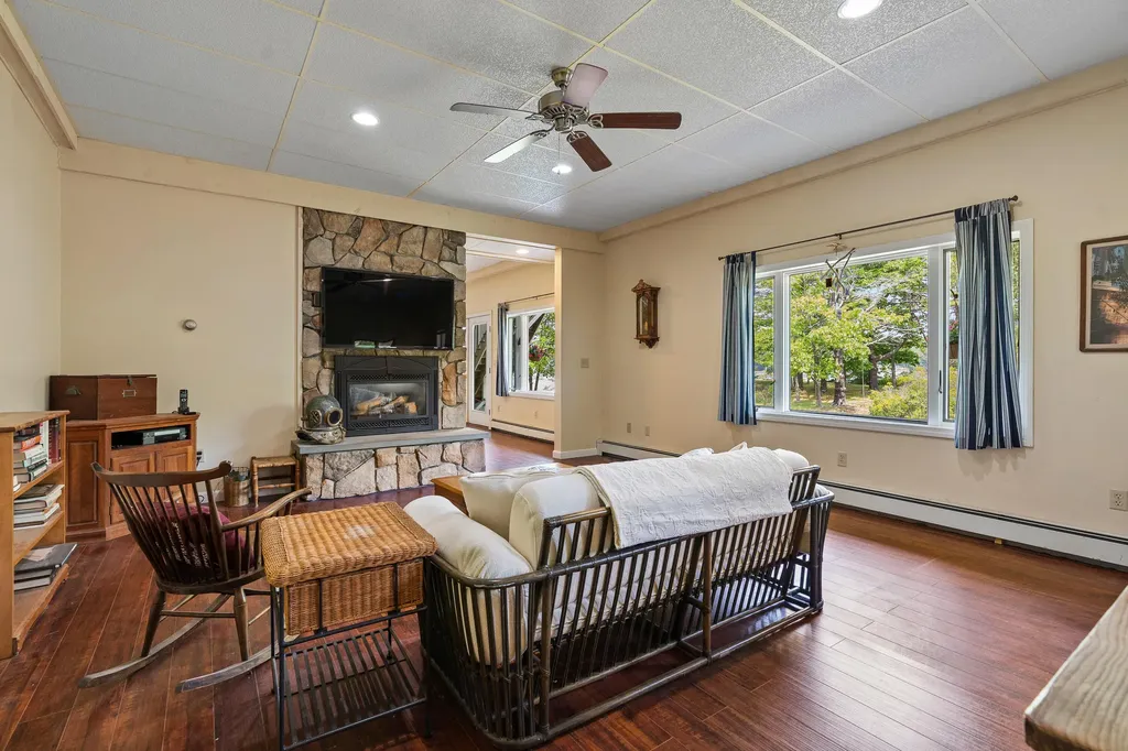 27 Long Point Road Harpswell ME 04079