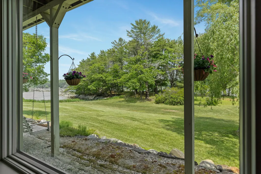 27 Long Point Road Harpswell ME 04079