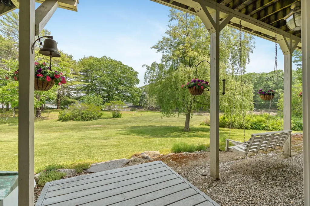 27 Long Point Road Harpswell ME 04079