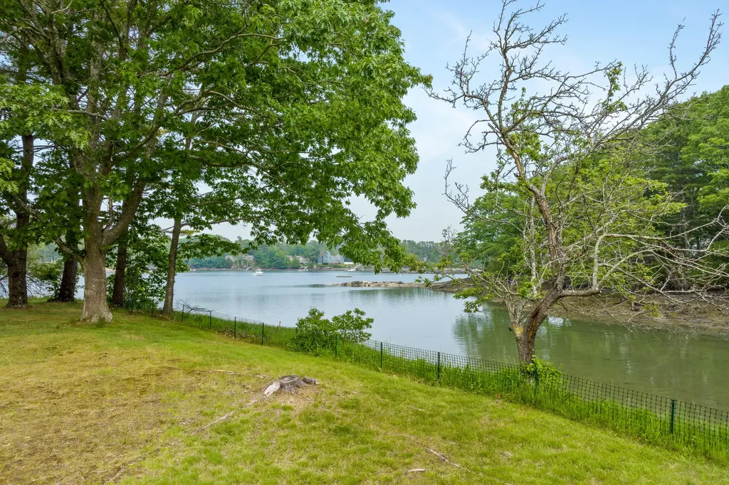 27 Long Point Road Harpswell ME 04079