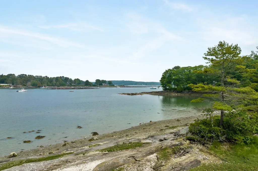 27 Long Point Road Harpswell ME 04079