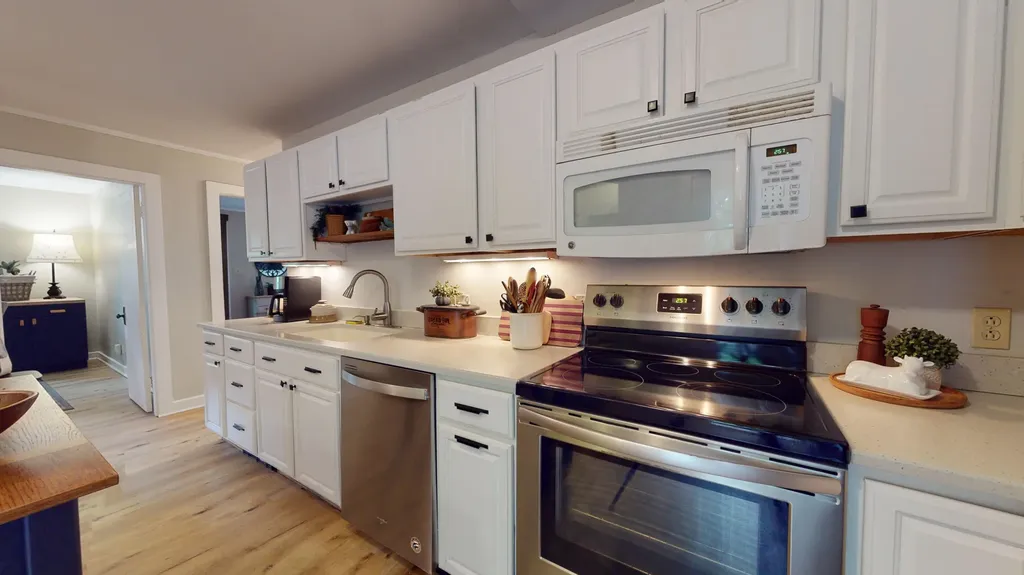 12 Sunset Avenue Auburn ME 04210