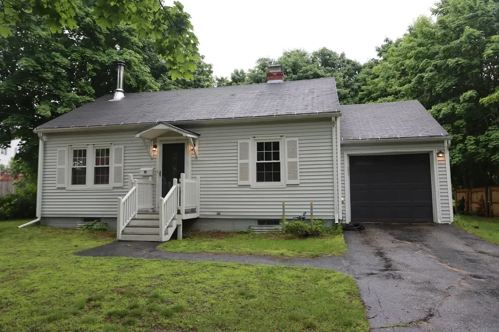 12 Sunset Avenue Auburn ME 04210