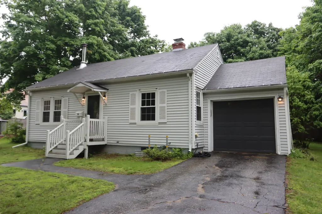 12 Sunset Avenue Auburn ME 04210