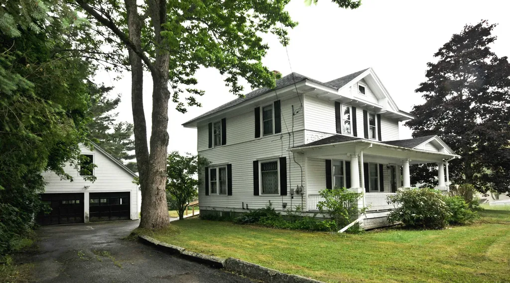 18 Main Street Franklin ME 04634