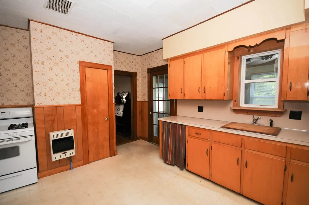 18 Main Street Franklin ME 04634