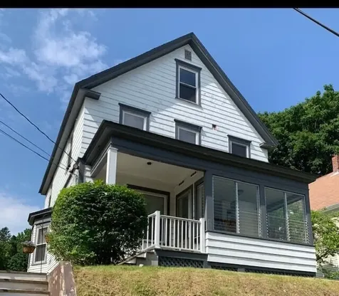 21 Hillcrest Street Auburn ME 04210