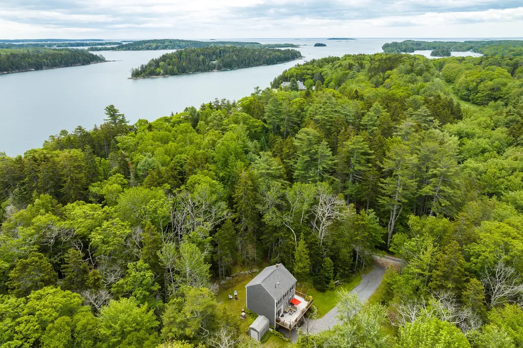 17 Winterberry Lane Harpswell ME 04079