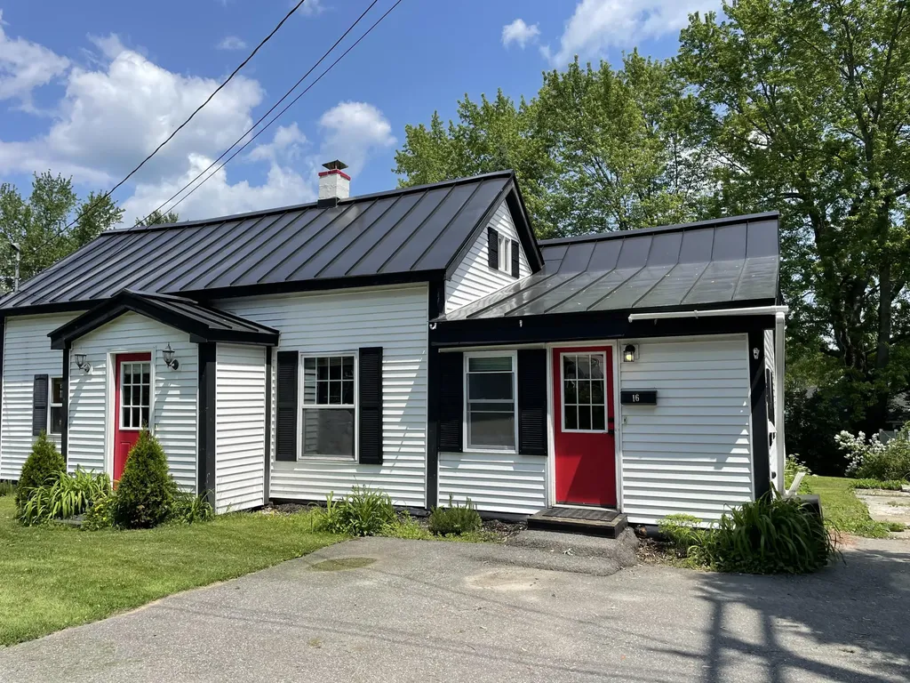16 Pope Street Gardiner ME 04345