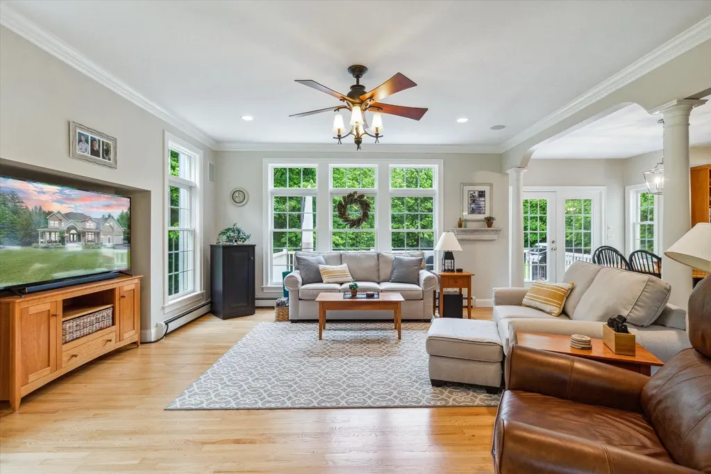 11 Liberty Lane Gorham ME 04038