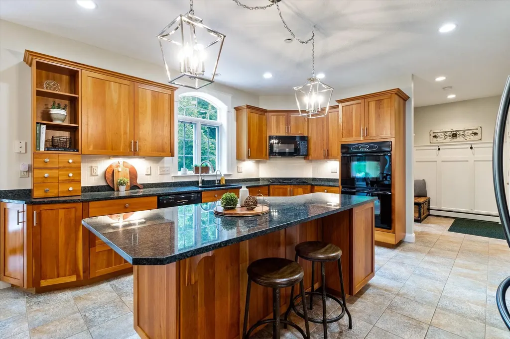11 Liberty Lane Gorham ME 04038