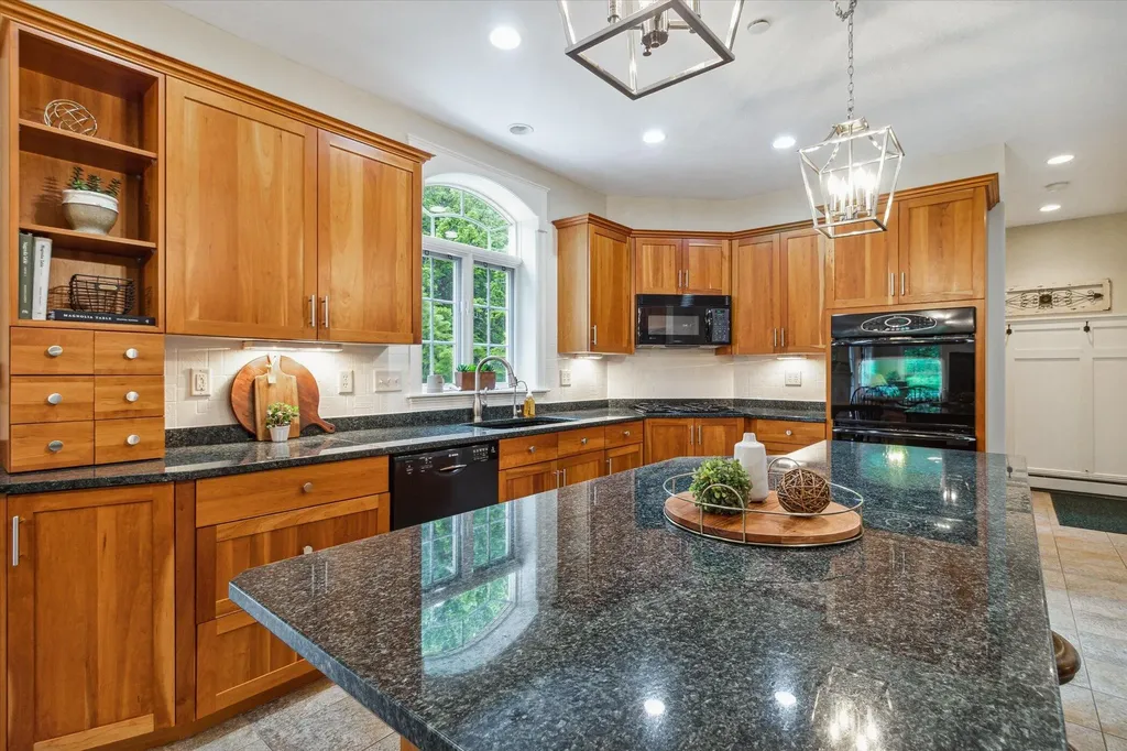 11 Liberty Lane Gorham ME 04038