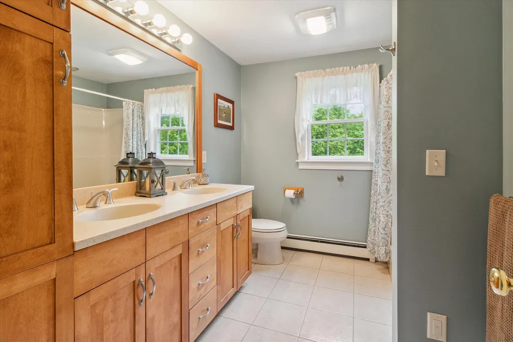 11 Liberty Lane Gorham ME 04038
