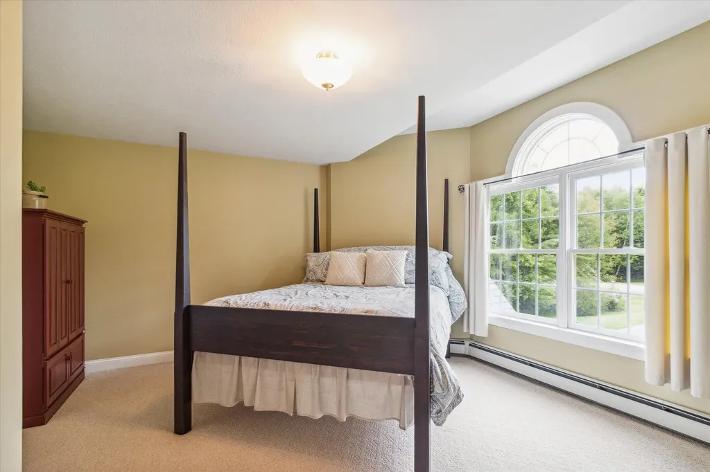 11 Liberty Lane Gorham ME 04038