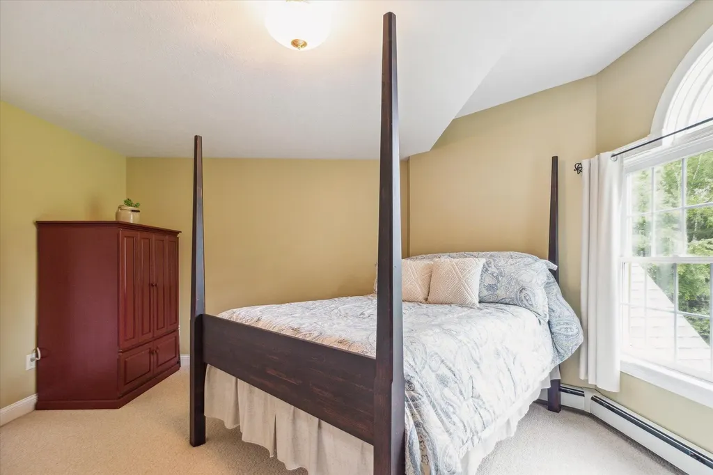 11 Liberty Lane Gorham ME 04038