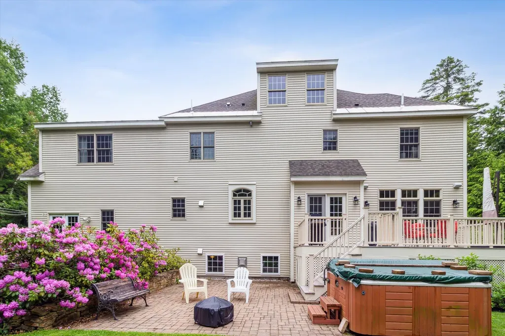 11 Liberty Lane Gorham ME 04038