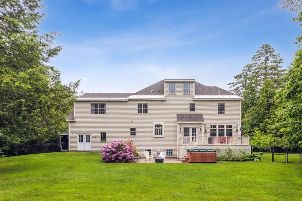 11 Liberty Lane Gorham ME 04038