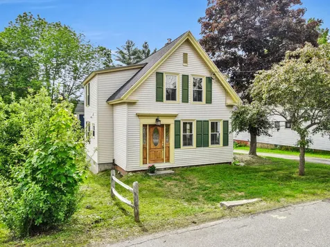 33 Mount Vernon Street Gardiner ME 04345