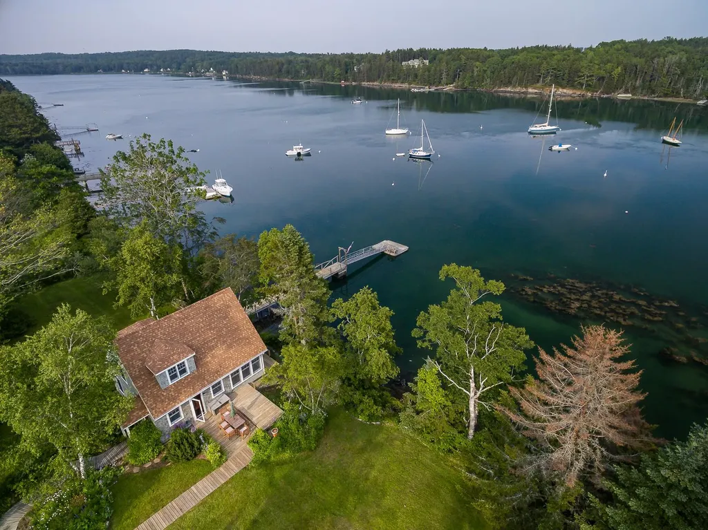 10 Cardinal Way Harpswell ME 04079