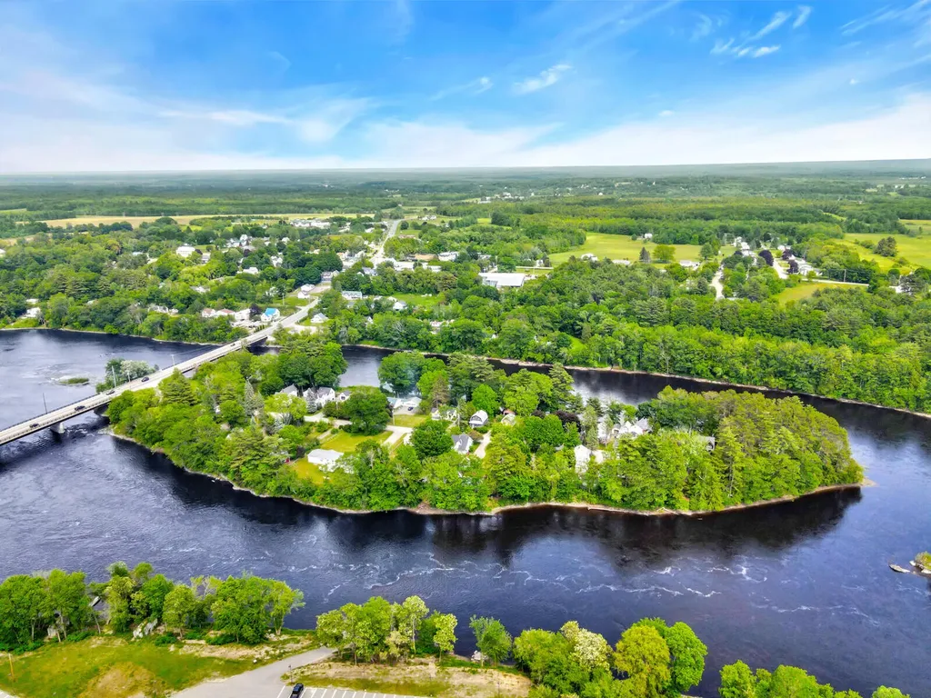 7 Bunker Avenue Fairfield ME 04937