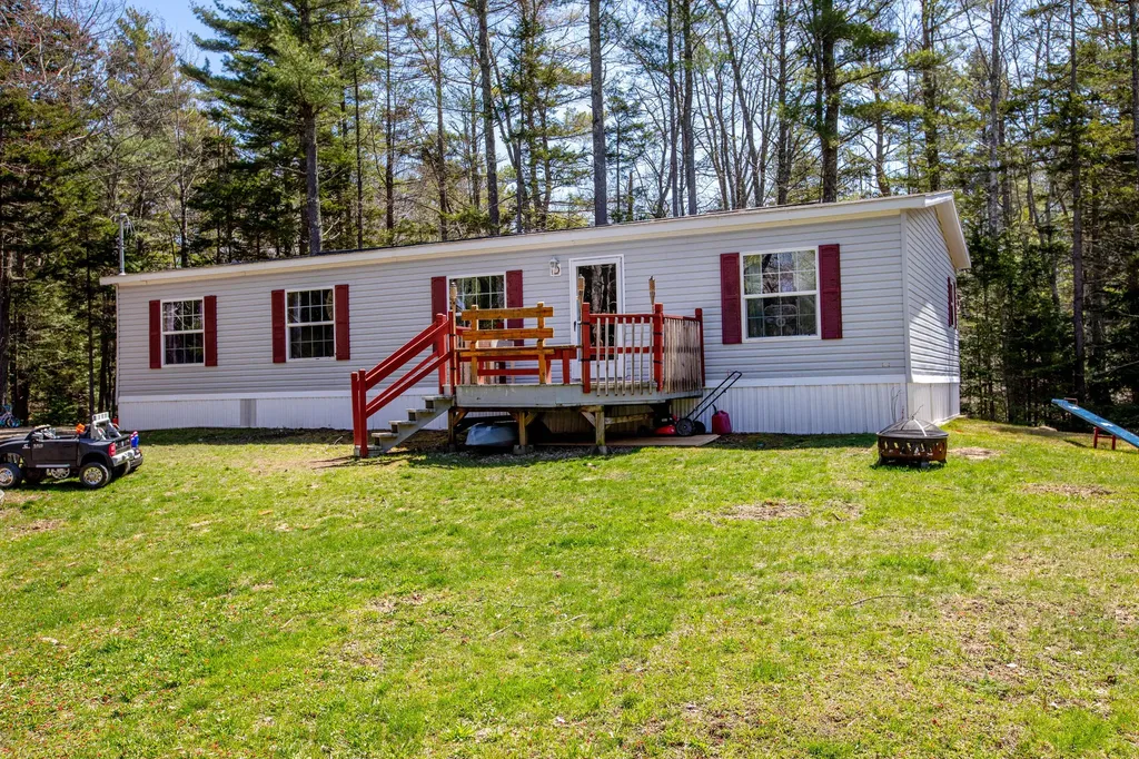 8 Valley Road Boothbay ME 04537