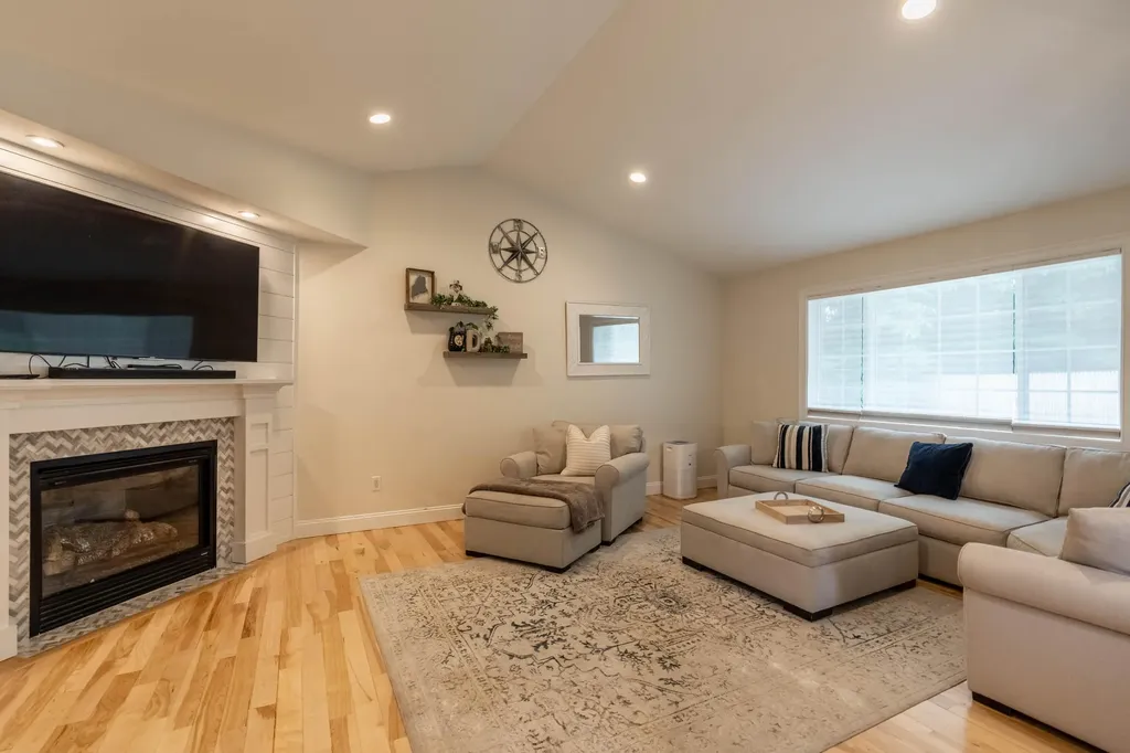 539 Auburn Street Portland ME 04103