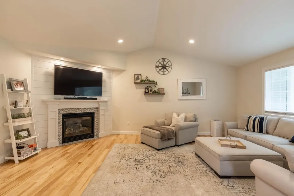 539 Auburn Street Portland ME 04103
