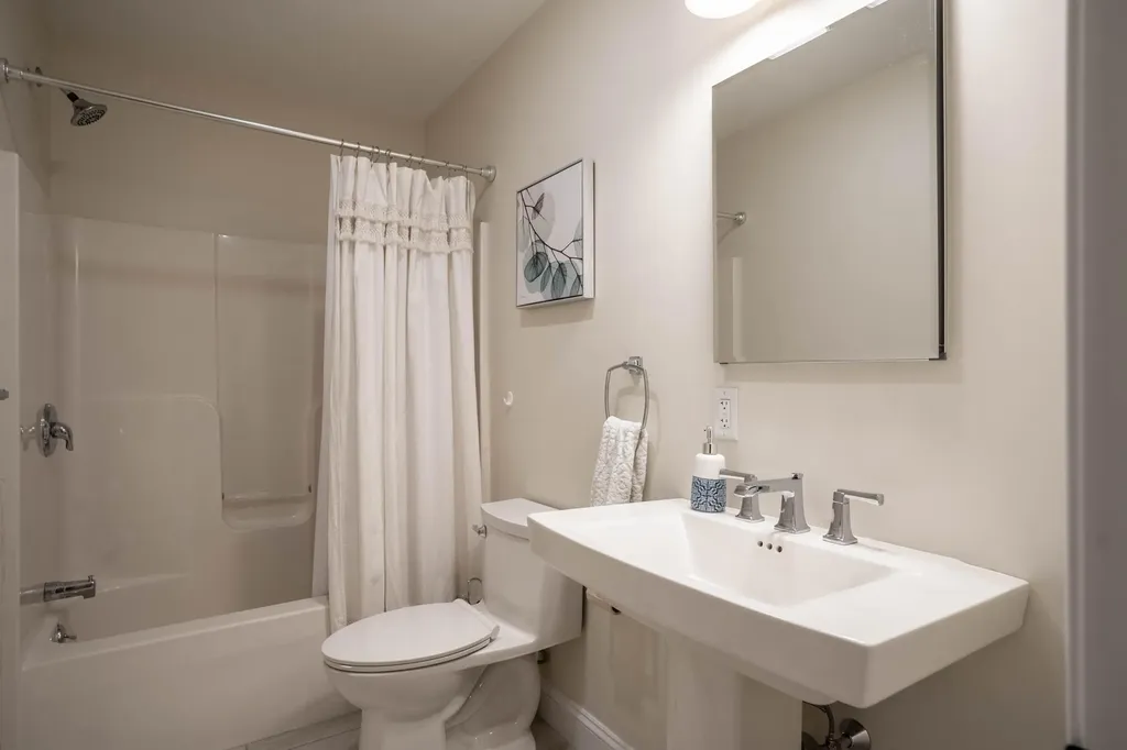 539 Auburn Street Portland ME 04103