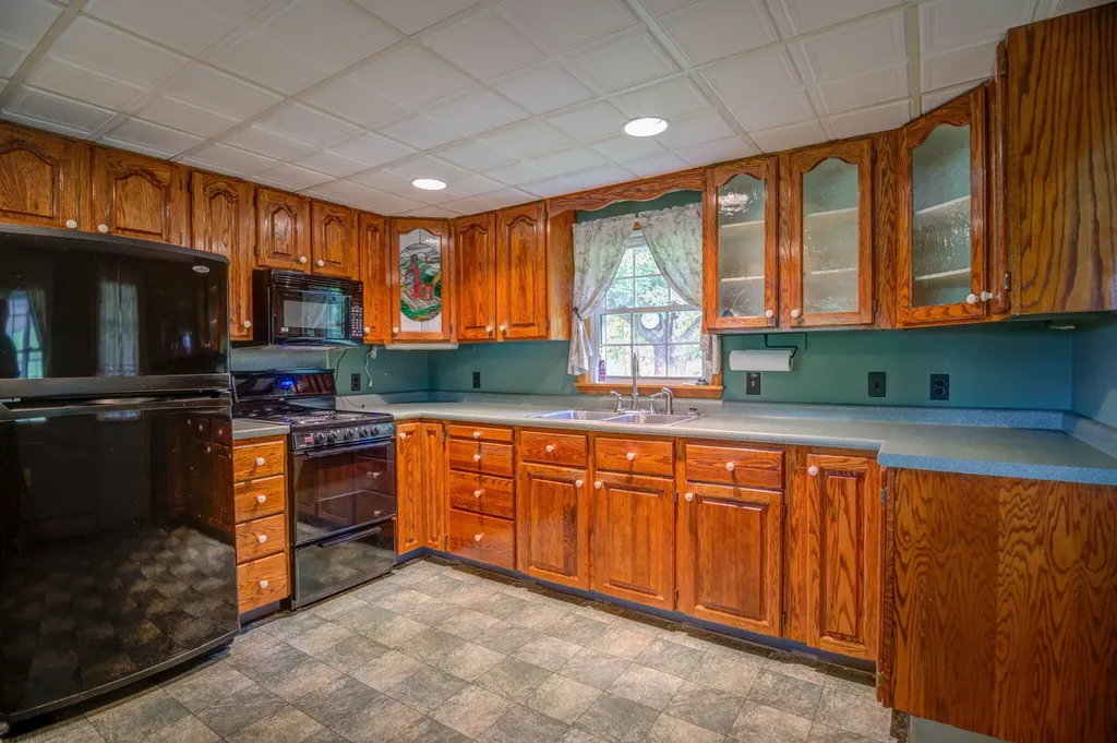 674 Greenwood Road Norway ME 04268