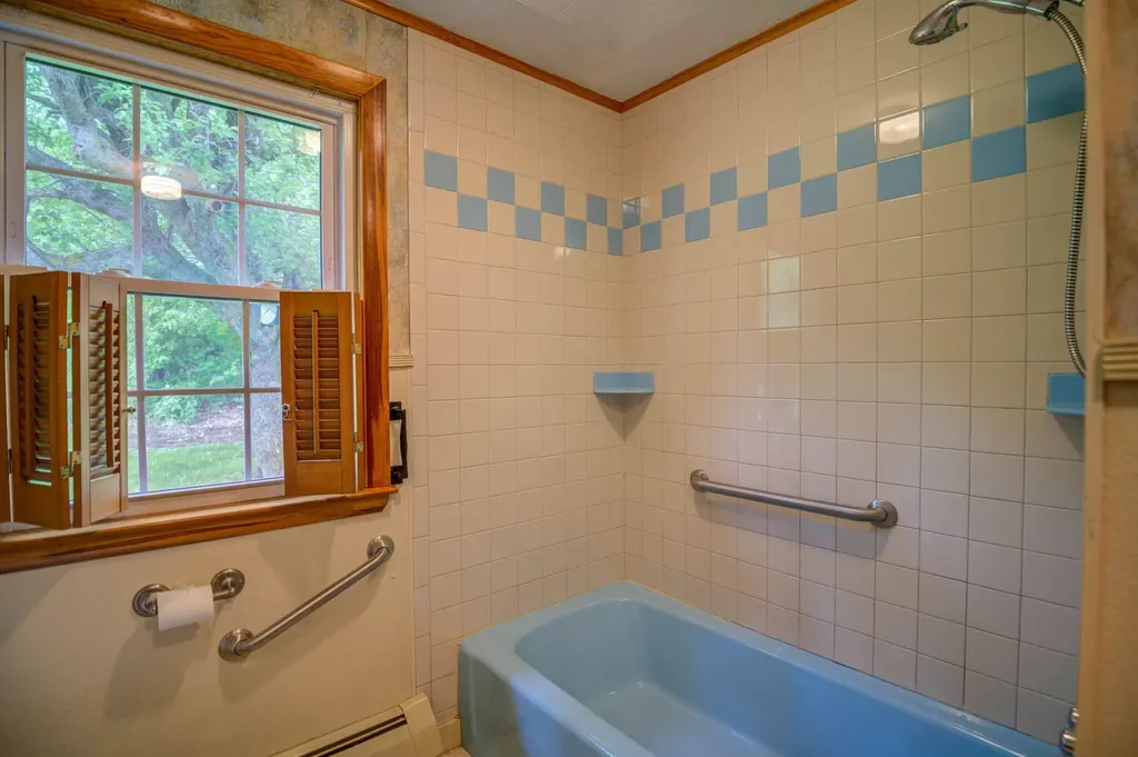 674 Greenwood Road Norway ME 04268