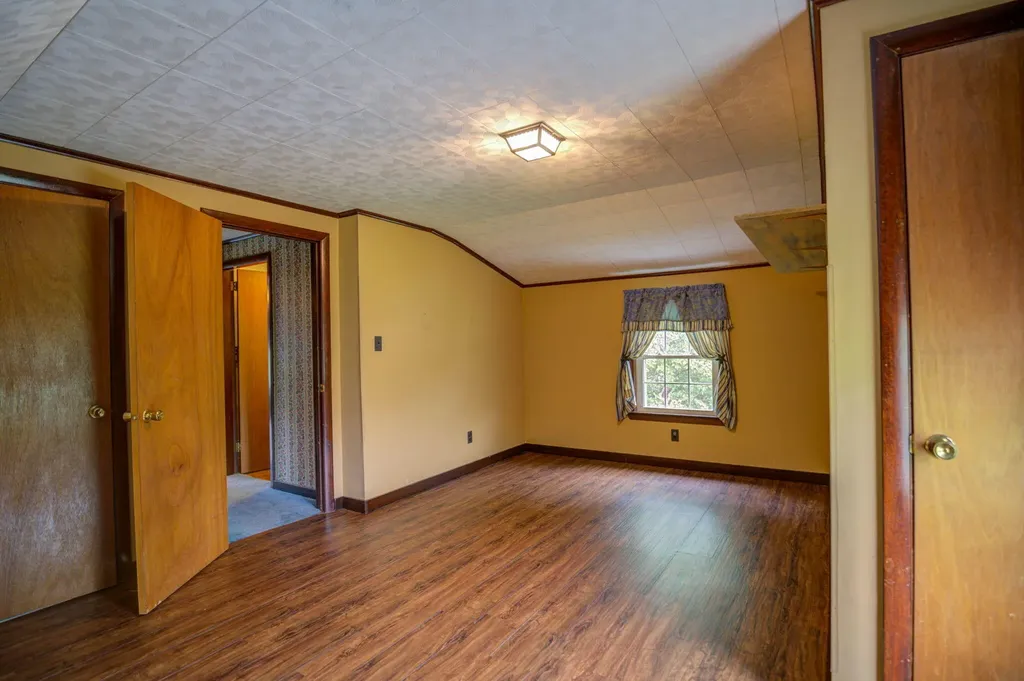 674 Greenwood Road Norway ME 04268