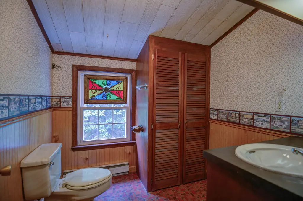 674 Greenwood Road Norway ME 04268