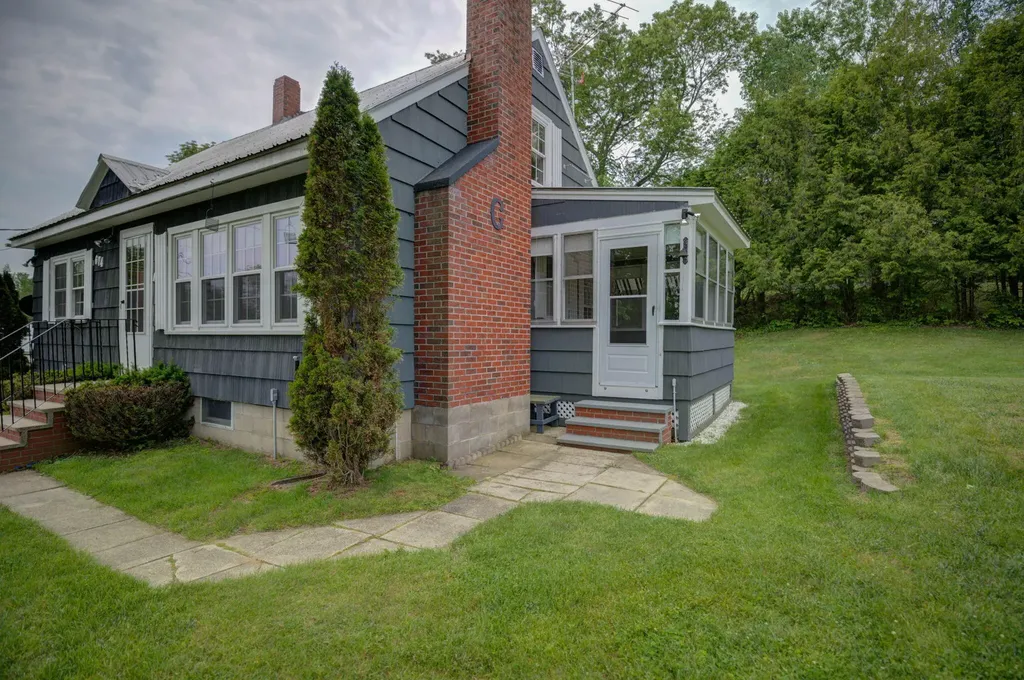 674 Greenwood Road Norway ME 04268