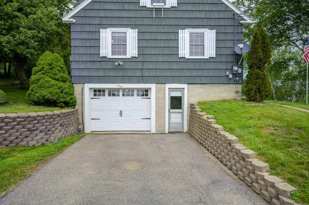 674 Greenwood Road Norway ME 04268