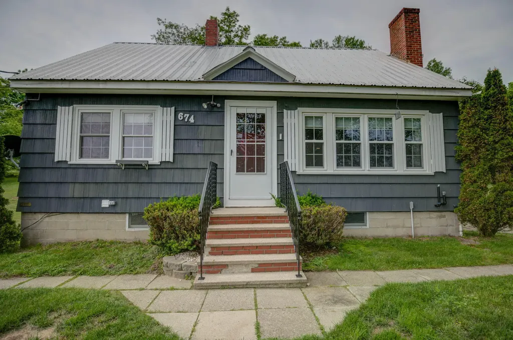 674 Greenwood Road Norway ME 04268