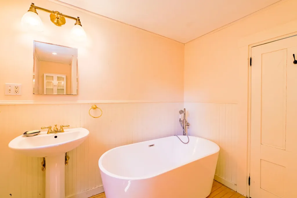 154 Union Street Rockport ME 04856