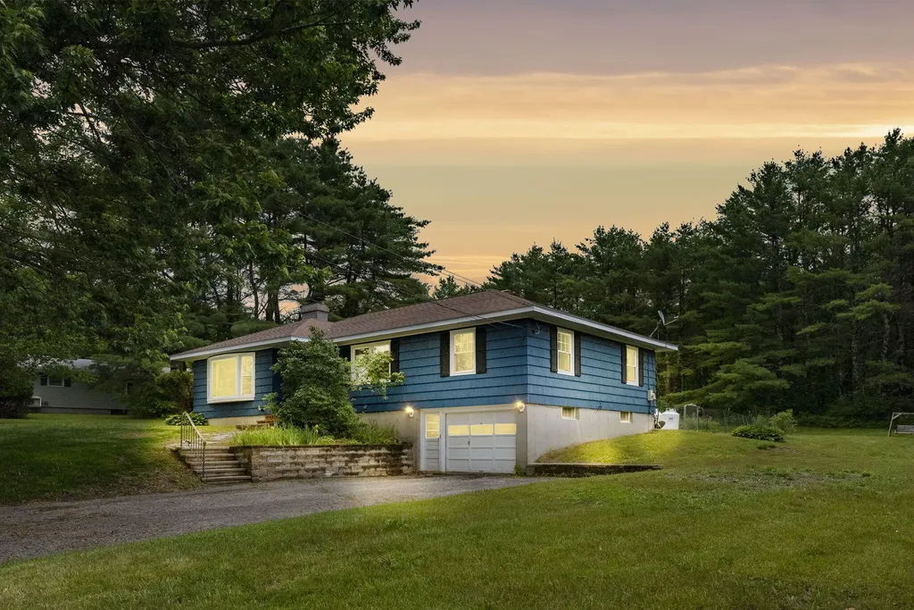 17 Alweber Road Windham ME 04062