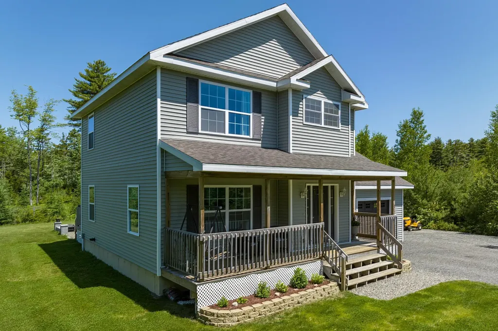 64 Tilden Way Lamoine ME 04605