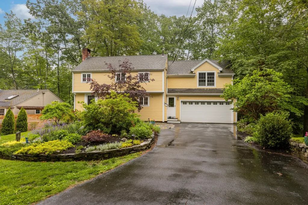 2 Woodcrest Road Cape Elizabeth ME 04107
