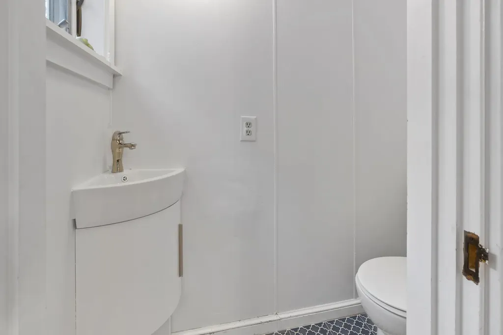 15 Amherst Street Portland ME 04103