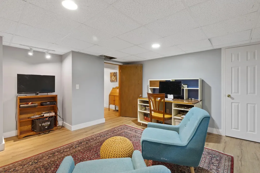 15 Amherst Street Portland ME 04103