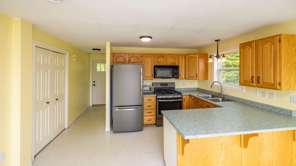 104 Upper Bluff Road Northport ME 04849