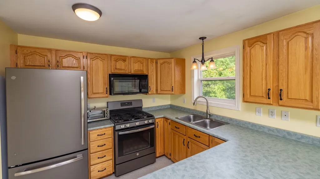 104 Upper Bluff Road Northport ME 04849