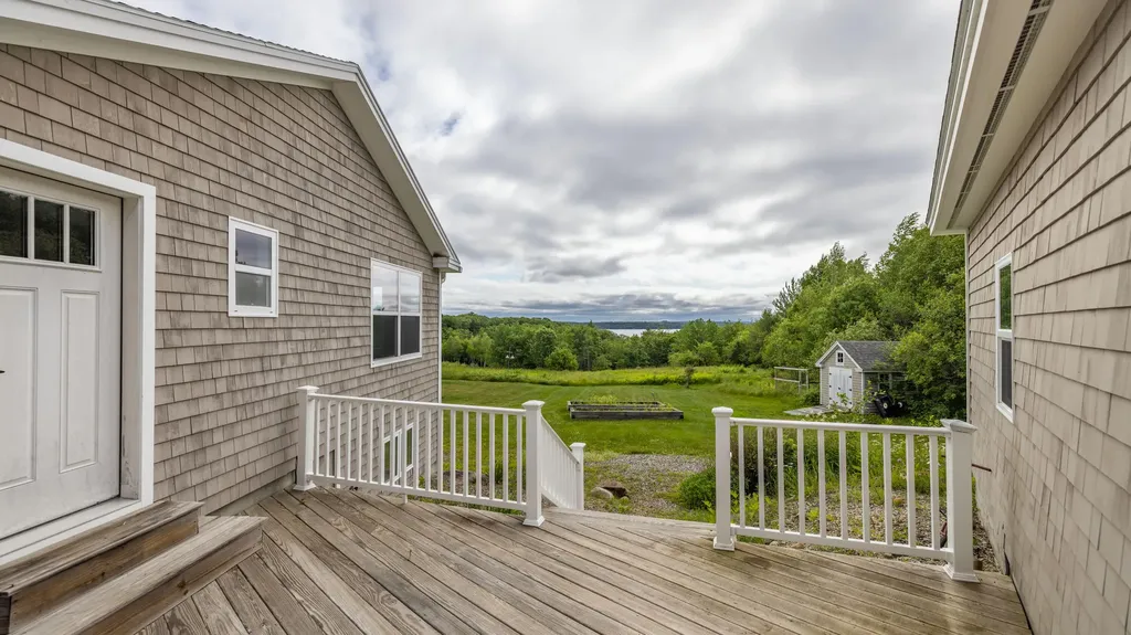 104 Upper Bluff Road Northport ME 04849