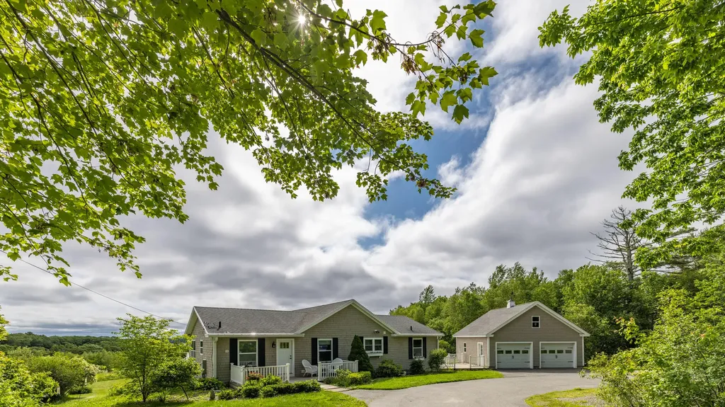 104 Upper Bluff Road Northport ME 04849