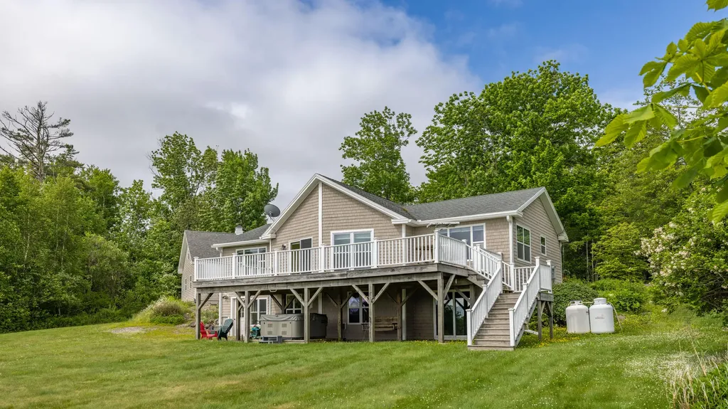 104 Upper Bluff Road Northport ME 04849