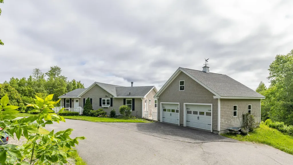 104 Upper Bluff Road Northport ME 04849