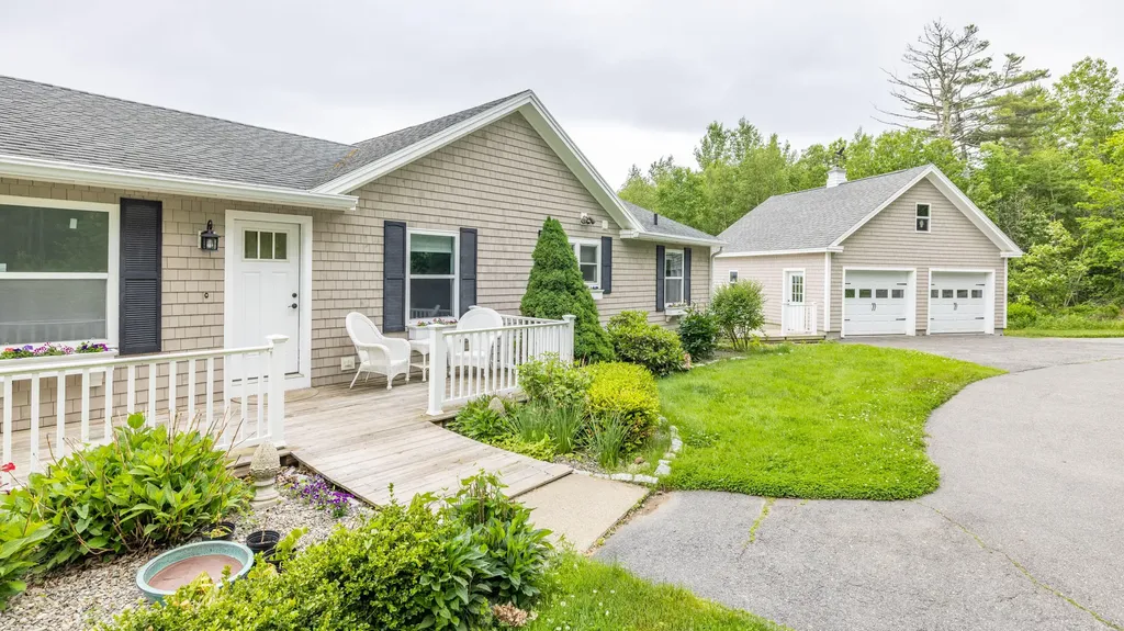 104 Upper Bluff Road Northport ME 04849